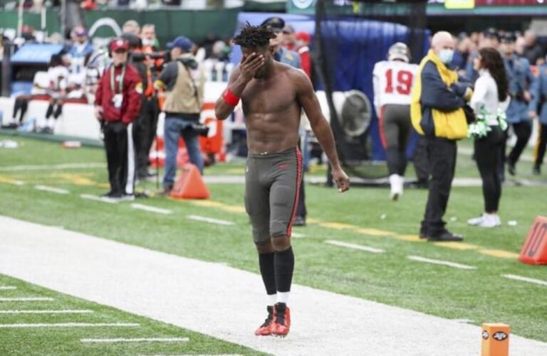 Buccaneers rescinden el contrato de Antonio Brown