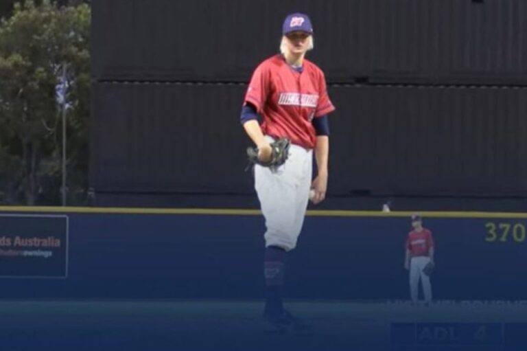 Genevieve Beacom, primera mujer que lanza en liga de béisbol profesional