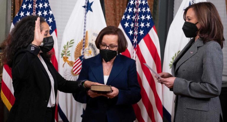 Abogada de origen dominicano Julissa Reynoso jura como nueva embajadora de EE.UU. en España