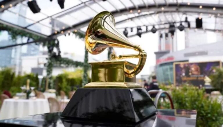 Cancelan los premios Grammy por riesgos de ómicron