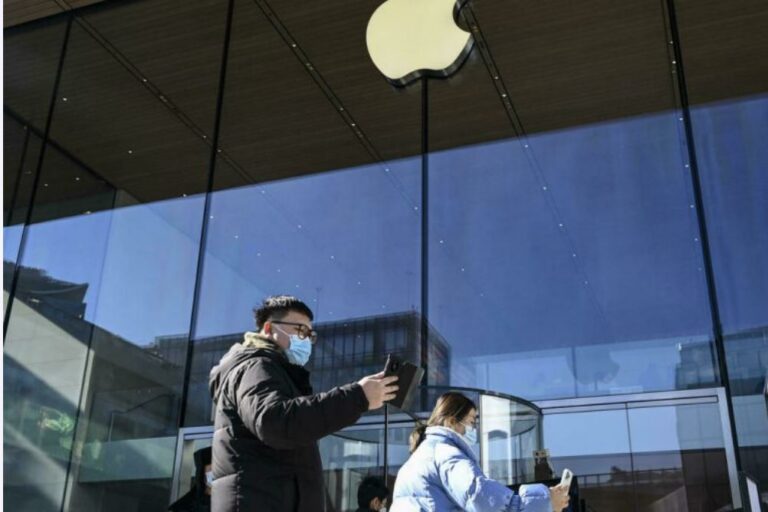 Apple alcanza ingresos récord pese a la escasez mundial de chips