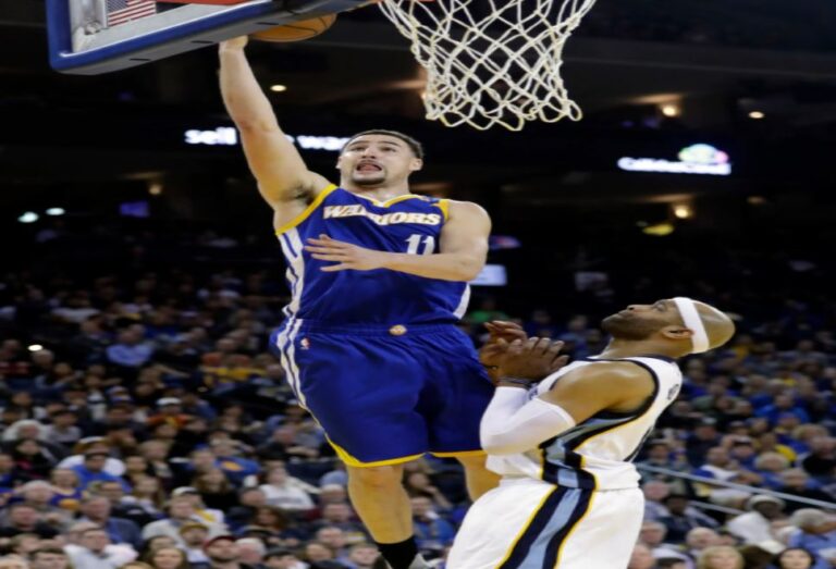 Klay Thompson hace historia en su regreso