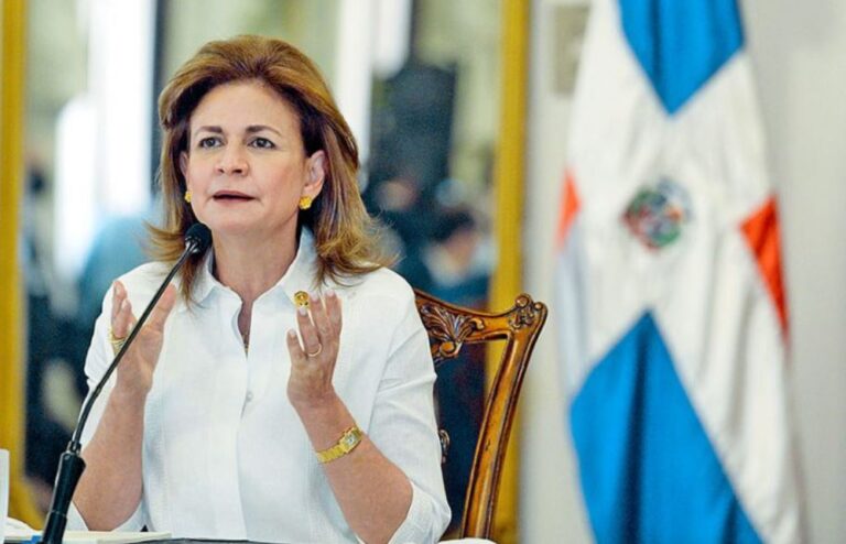 Raquel Peña aclara ninguna persona vinculada a la familia de Abinader puede ser contratista del Estado