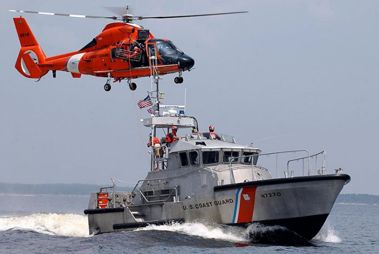 Desaparecen 39 personas tras volcar un barco en las costas de Florida