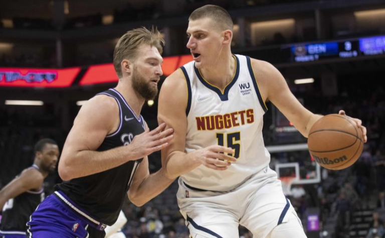 Jokic, Barton guían a Nuggets a triunfo ante Kings