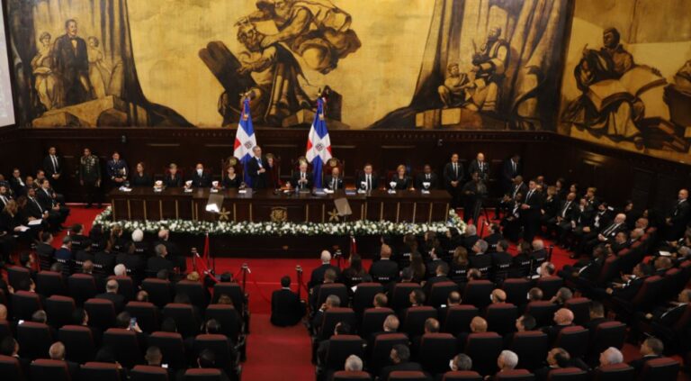 Reacciones a favor y en contra del discurso del presidente Luis Abinader