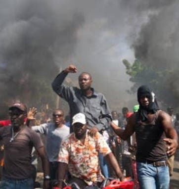 Un periodista asesinado en Haití durante una manifestación violenta