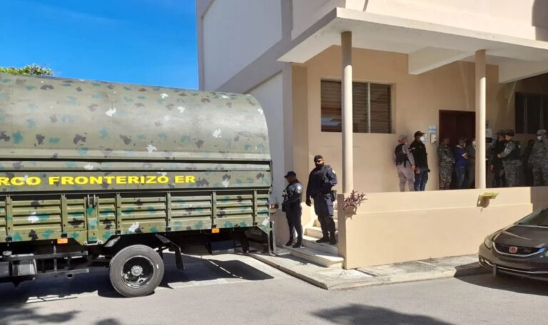 Varían coerción a tres de los imputados en «tumbe» de 400 kilos de drogas en Barahona