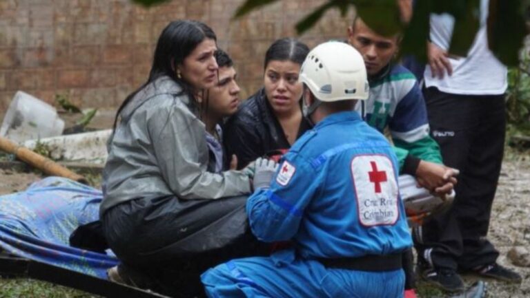 Pereira: al menos 14 muertos y 35 heridos en un deslave que sepultó varias casas en la zona cafetera de Colombia