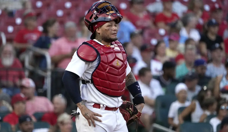 Catcher Yadier Molina se perderá inicio del entrenamiento con Cardenales