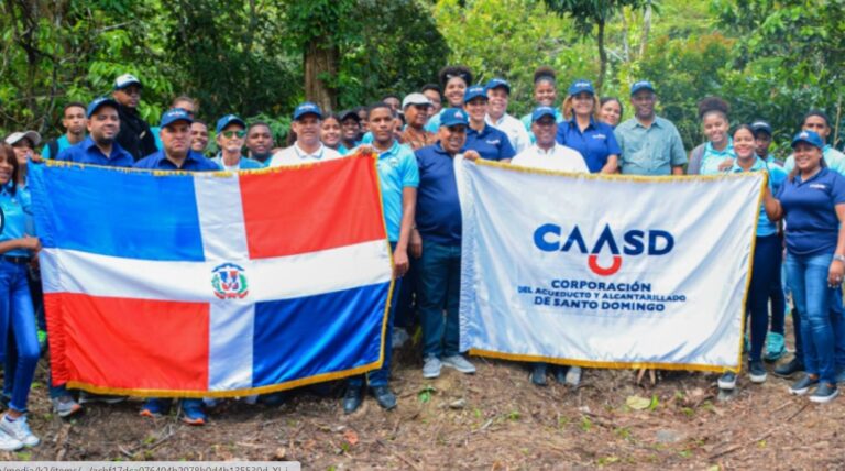 CAASD siembra 500 plántulas de cacao en ocasión del Día Mundial del Agua