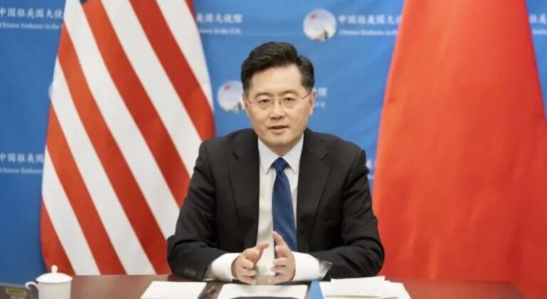 China no envía armas ni a Rusia ni a Ucrania, dice el embajador chino en EEUU
