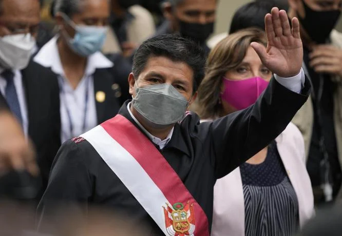 Pedro Castillo sobrevive a pedido de remoción en Congreso