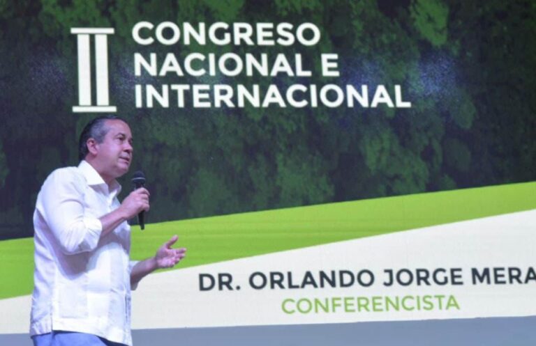 Ministro Jorge Mera pide a cooperativismo redoblar impulso a defensa del ambiente