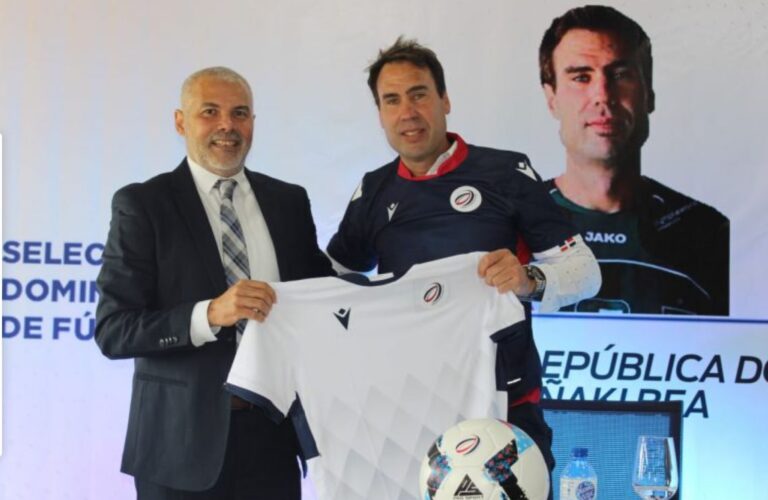 Iñaki Bea es presentado oficialmente como nuevo DT