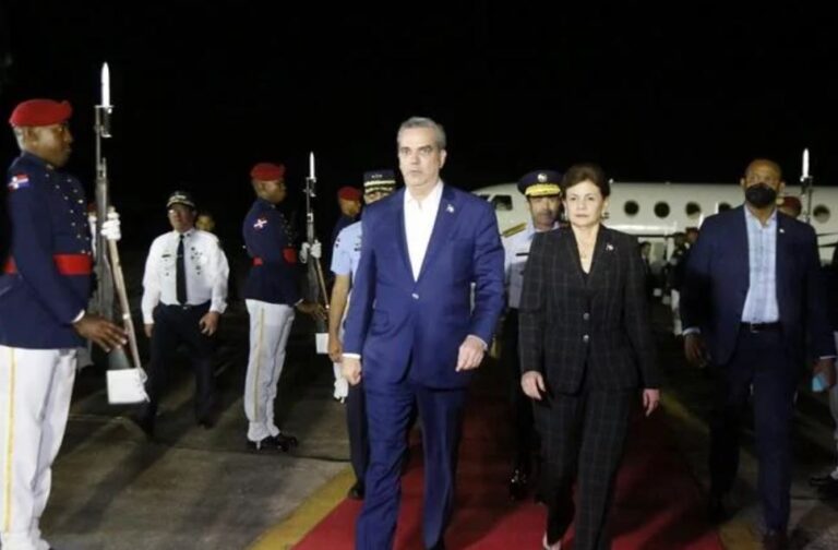 Presidente Abinader y vicepresidenta asistirán hoy a las honras fúnebres de Doña Rosa