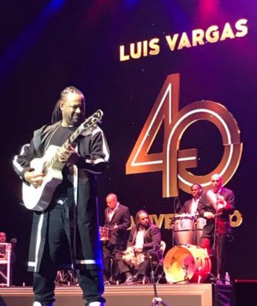 Los 40 años de bachata y guitarra de Luis Vargas