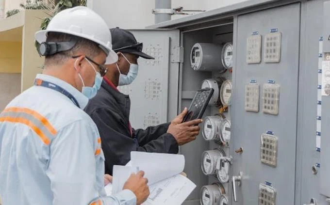 Los clientes que consumen hasta 200 kilovatios hora han tenido más alza en la tarifa eléctrica