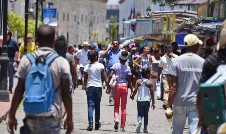 Cultura y el INTRANT cerrarán a partir de este lunes calles Ciudad Colonial por celebración de la Feria del Libro 2022
