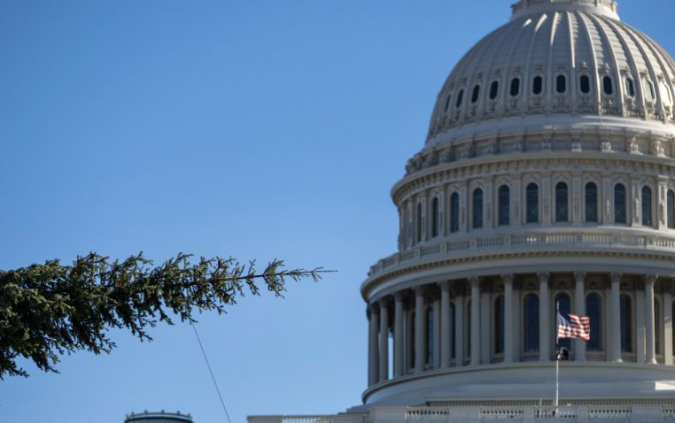 Policía ordena evacuar el Capitolio en Washington por amenaza aérea