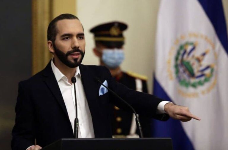 Nayib Bukele acusa a EE.UU. de «apoyar» a las pandillas en El Salvador