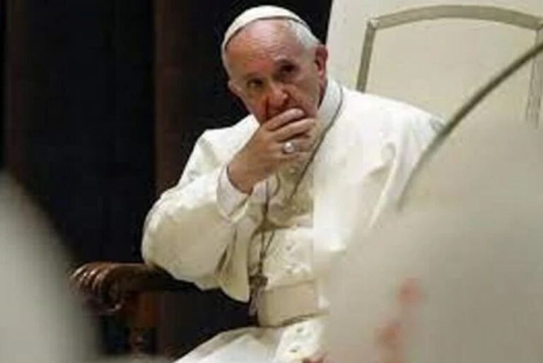 Papa presentó renuncia; no es efectiva