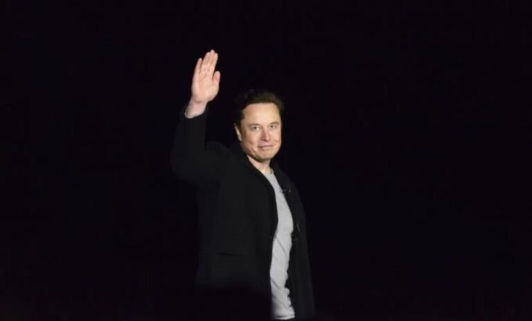 Accionistas de Tesla piden a juez silenciar a Musk