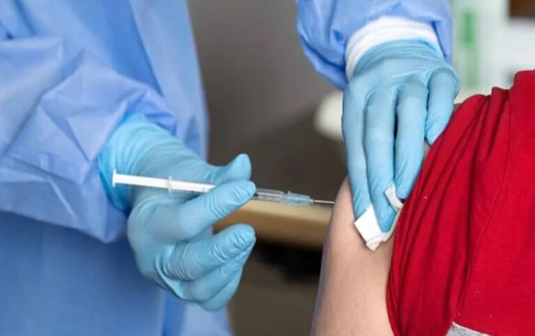 Detectan fraude con vacunas COVID en Alemania, vendía certificados