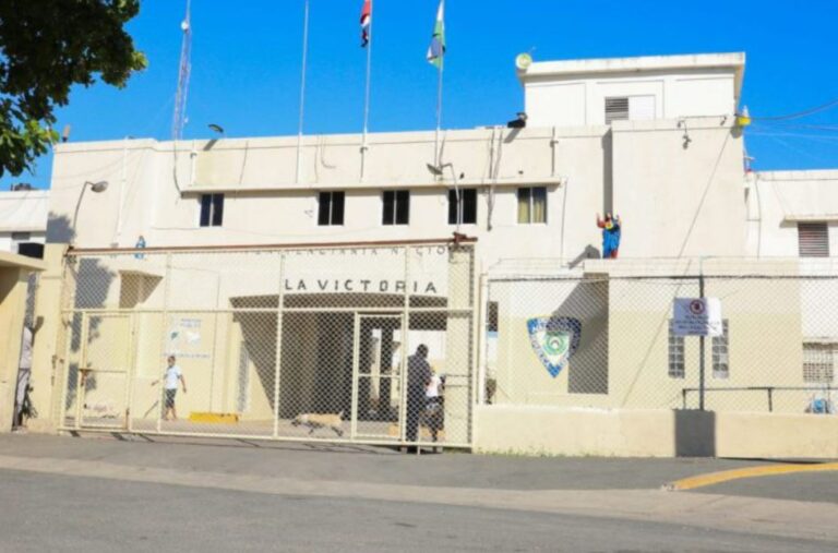 Autoridades penitenciarias fortalecen servicios psicológicos contra adicciones en La Victoria