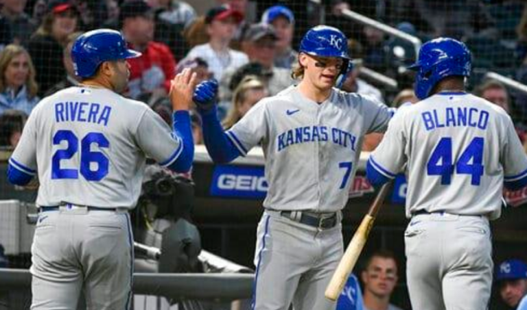 Kansas City anotan tres en la 8va; superan 3-2 a Mellizos