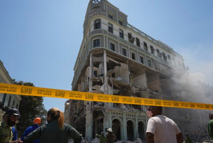 El saldo de fallecidos por explosión de hotel en Cuba se eleva a 30