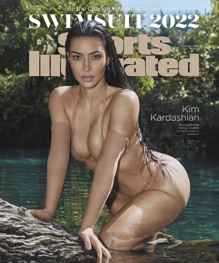 Madre de Elon Musk y Kim Kardashian posan en bikini en las cuatro portadas de ‘Sports Illustrated’
