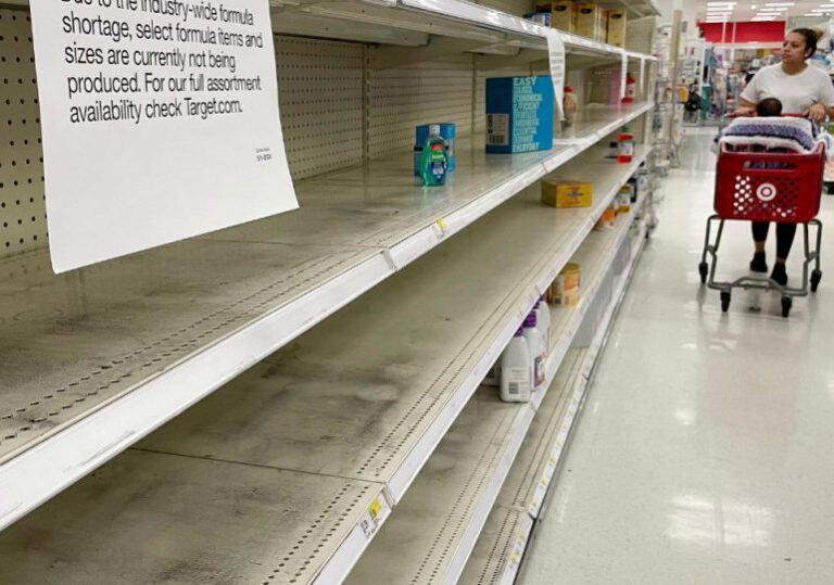 Abbott acuerda reactivar fábrica de leche en polvo para bebés en EEUU