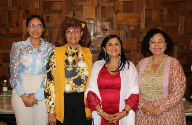 Participación Ciudadana realiza mesa de diálogo para visibilizar el rol de la mujer en la Administración Pública