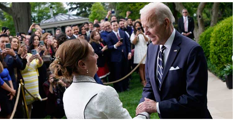 Los Biden celebran el Cinco de Mayo con la primera dama de México