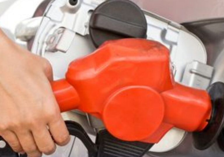 Gasolina y el gasóil suben por quinto mes consecutivo en Uruguay