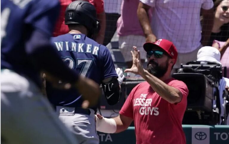 Pelea entre Marineros y Angelinos deja 8 expulsados