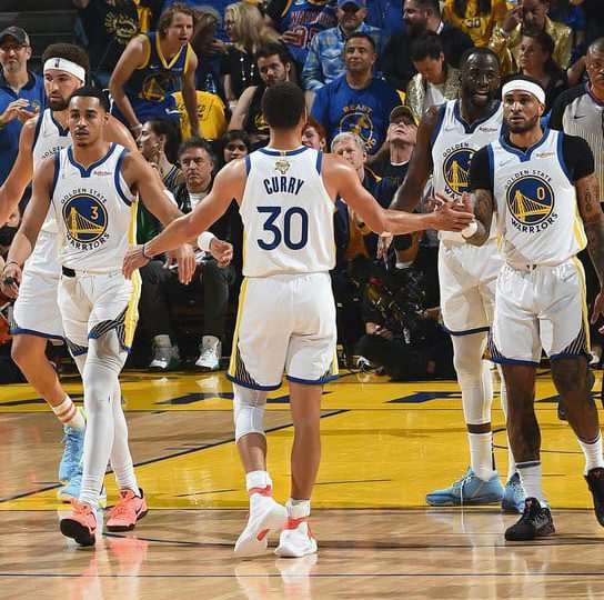Golden State vence a Boston en 5to. juego y toman ventaja de la Serie 3-2