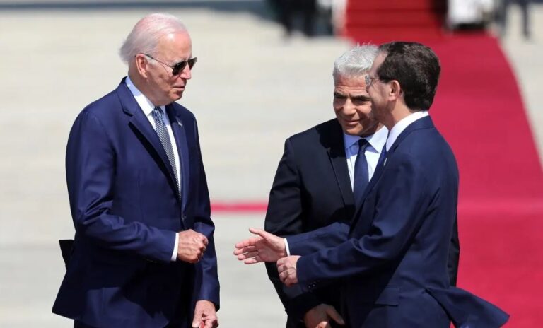 Joe Biden no estrechará la mano de otros líderes durante su gira a Oriente Medio