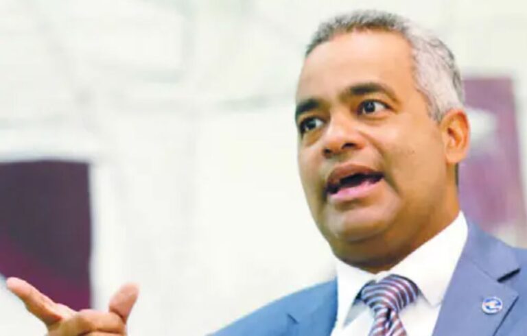 Presidente Abinader designa como ministro interino de la Presidencia a Joel Adrián Santos Echavarria