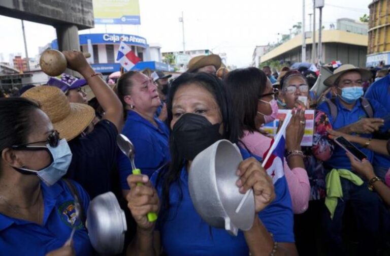Panamá congela precios de la gasolina tras protestas