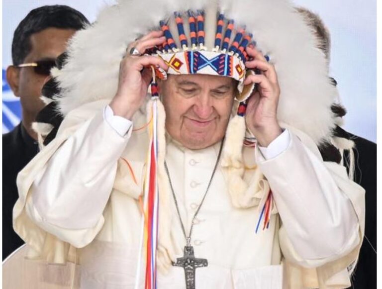 Papa expresa «vergüenza y dolor» en Canadá por «el mal cometido» contra los pueblos indígenas