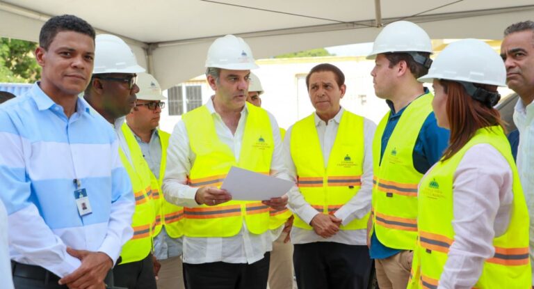 Abinader y Bonilla supervisan avances de construcción del Hospital Municipal de Villa Hermosa en La Romana