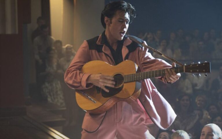 Presentan un espectáculo majestuoso de Elvis Presley en pantalla grande