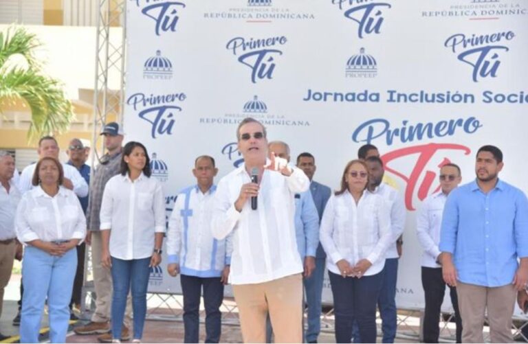 Abinader anuncia construcción de aeropuerto doméstico en San Juan de la Maguana