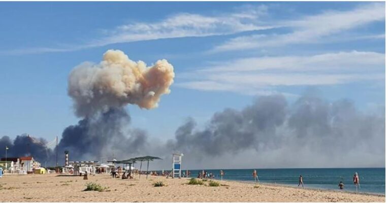 Fuertes explosiones sacuden base aérea rusa en Crimea