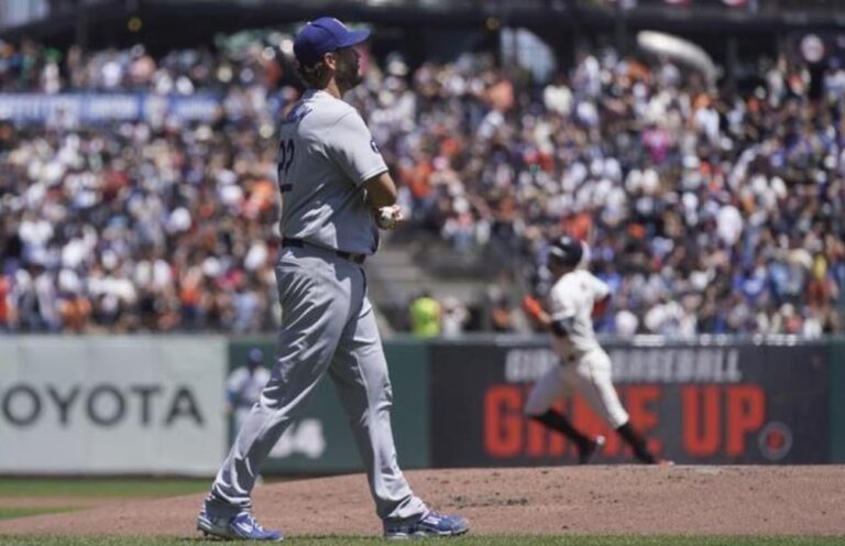 Dodgers propinan barrida a los Gigantes, pero Kershaw sale por dolencia
