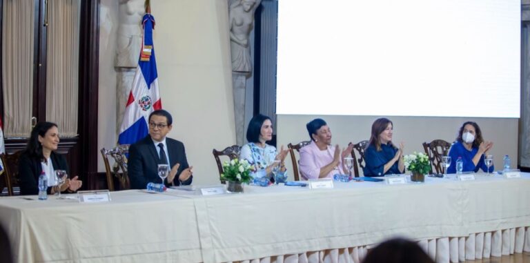 Gobierno dominicano y organismos internacionales presentan campaña para promover la lactancia materna