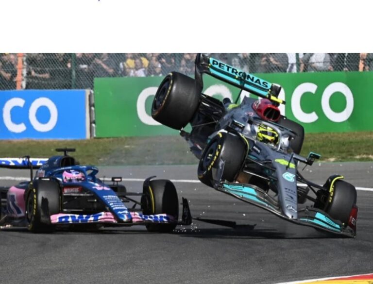 Hamilton abandona en primera vuelta el GP de Bélgica