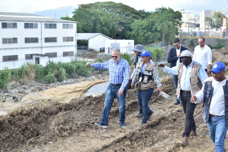 Miguel Ceara inspecciona proyectos medioambientales del APEDI y Fondo Agua Yaque del Norte en Santiago